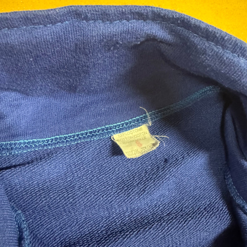 Detailansicht: Sourced limited accessories and clothes Italia streetwear blue track jacket – Logo, Nähte oder Material