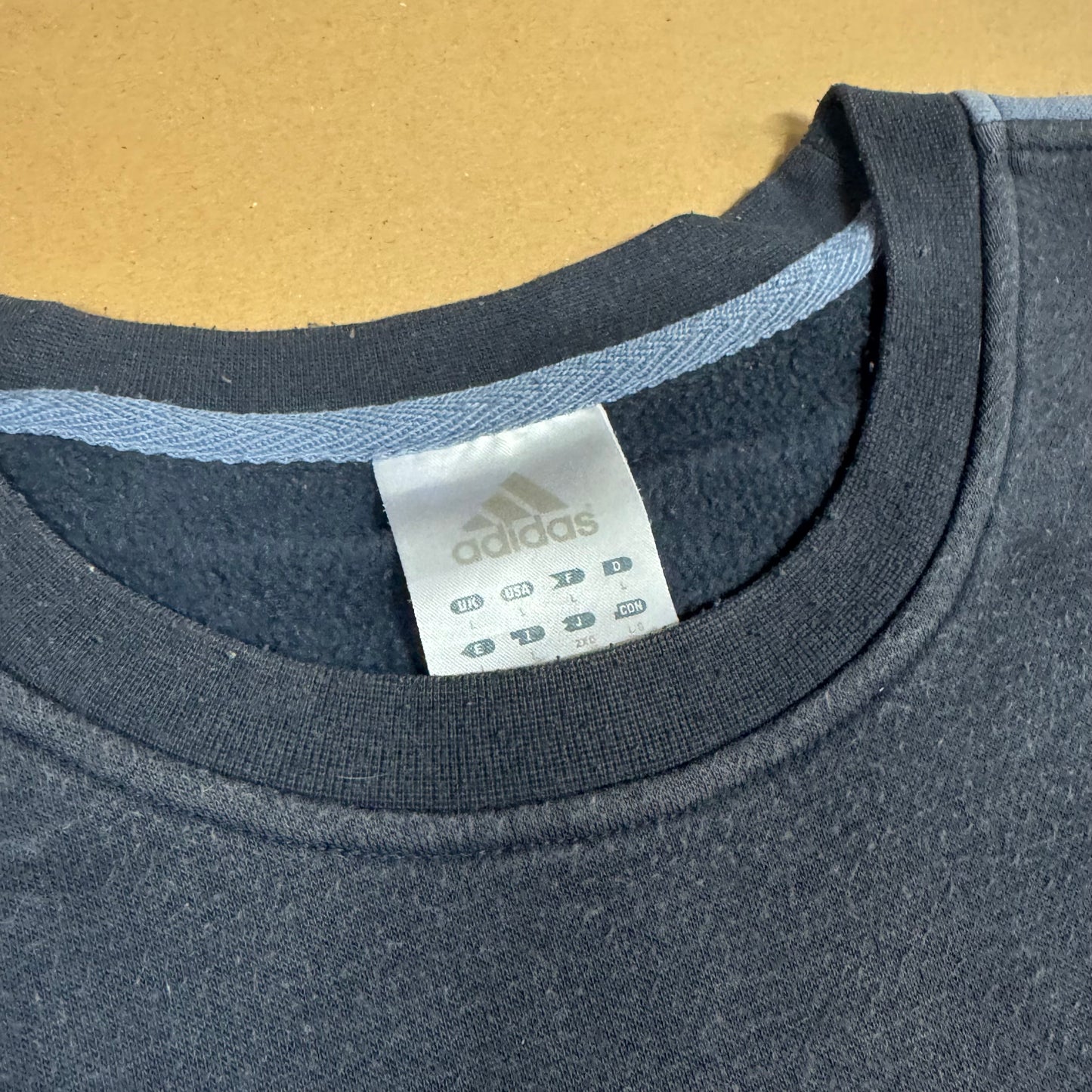 Adidas streetwear 00s blue sweatshirt