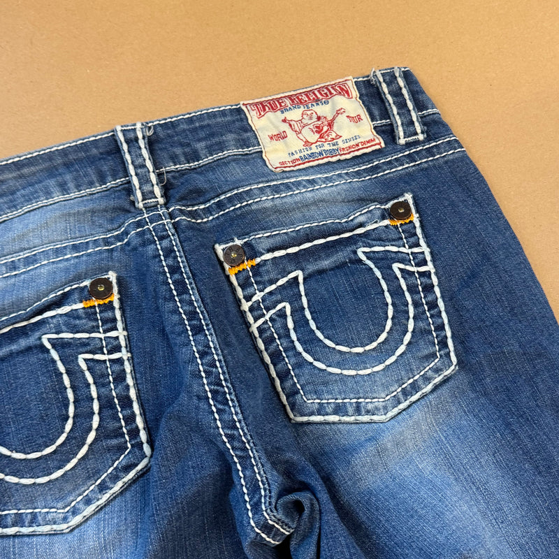 Detailansicht: Sourced limited accessories and clothes True Religion straight blue vintage jeans – Logo, Nähte oder Material