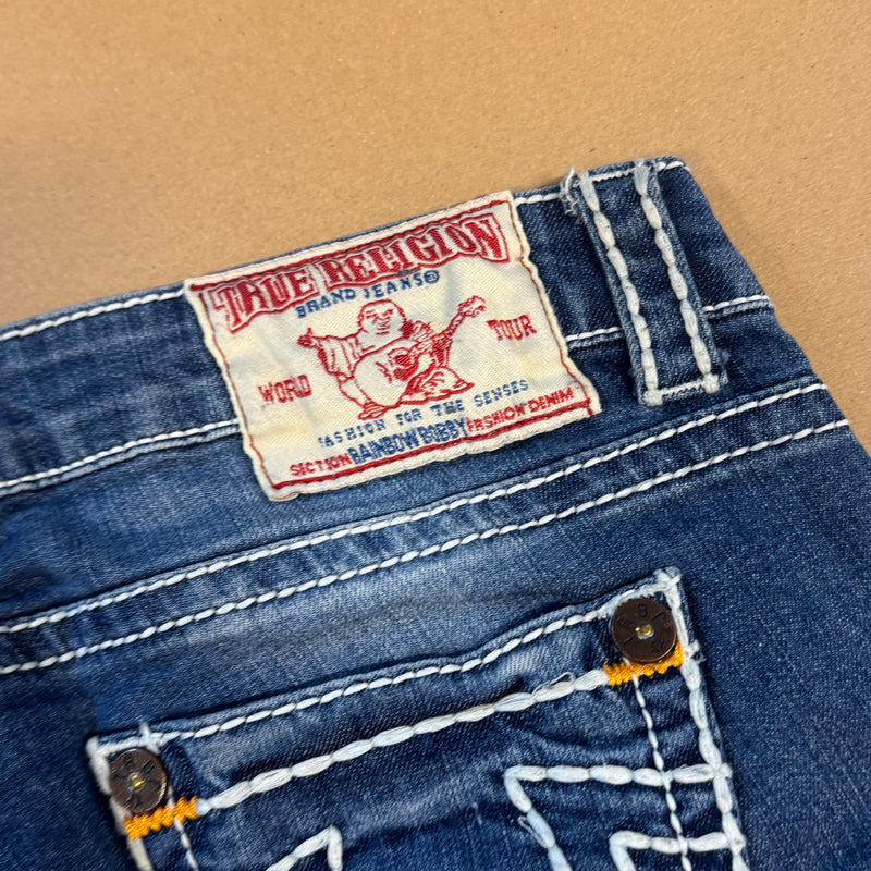 Detailansicht: Sourced limited accessories and clothes True Religion straight blue vintage jeans – Logo, Nähte oder Material