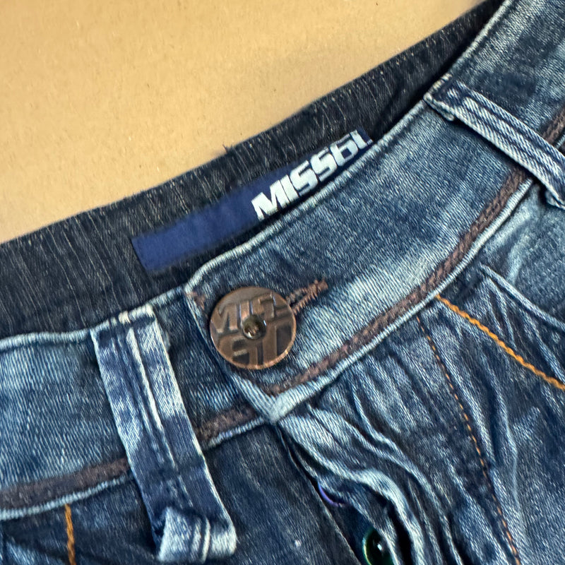 Detailansicht: Sourced limited accessories and clothes Miss Sixty floral wide leg stone washed jeans – Logo, Nähte oder Material