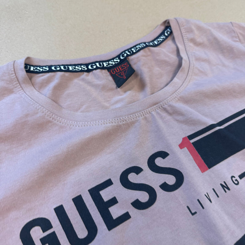 Detailansicht: Sourced limited accessories and clothes Guess LA-CA pink women’s T-shirt – Logo, Nähte oder Material