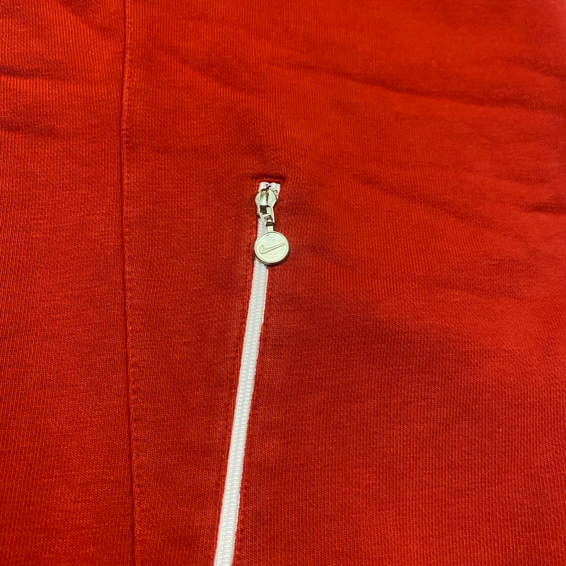 Detailansicht: Sourced limited accessories and clothes Nike zip-up hoodie – Logo, Nähte oder Material