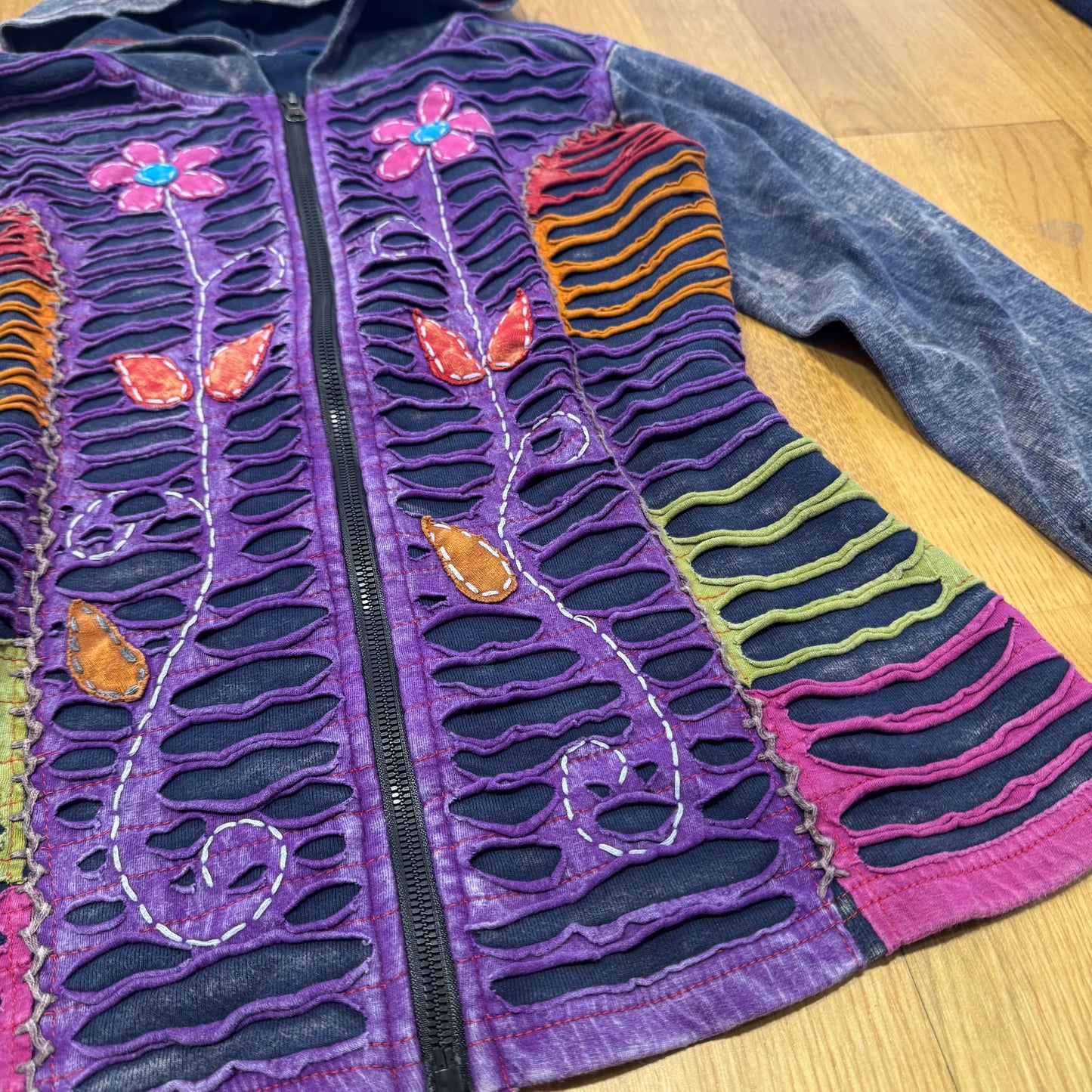 Vintage Y2K stonewashed floral zip-up hoodie