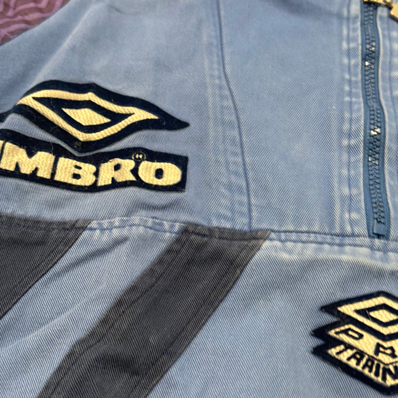 Detailansicht: Sourced limited accessories and clothes Umbro Three Lions England vintage sweatshirt – Logo, Nähte oder Material