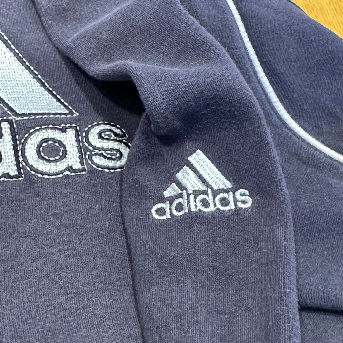 Adidas vintage 90s sweatshirt