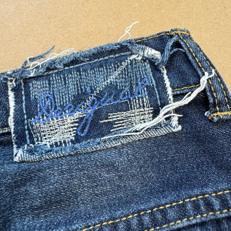 Detailansicht: Sourced limited accessories and clothes Vintage Desigual embroidered y2k skirt – Logo, Nähte oder Material