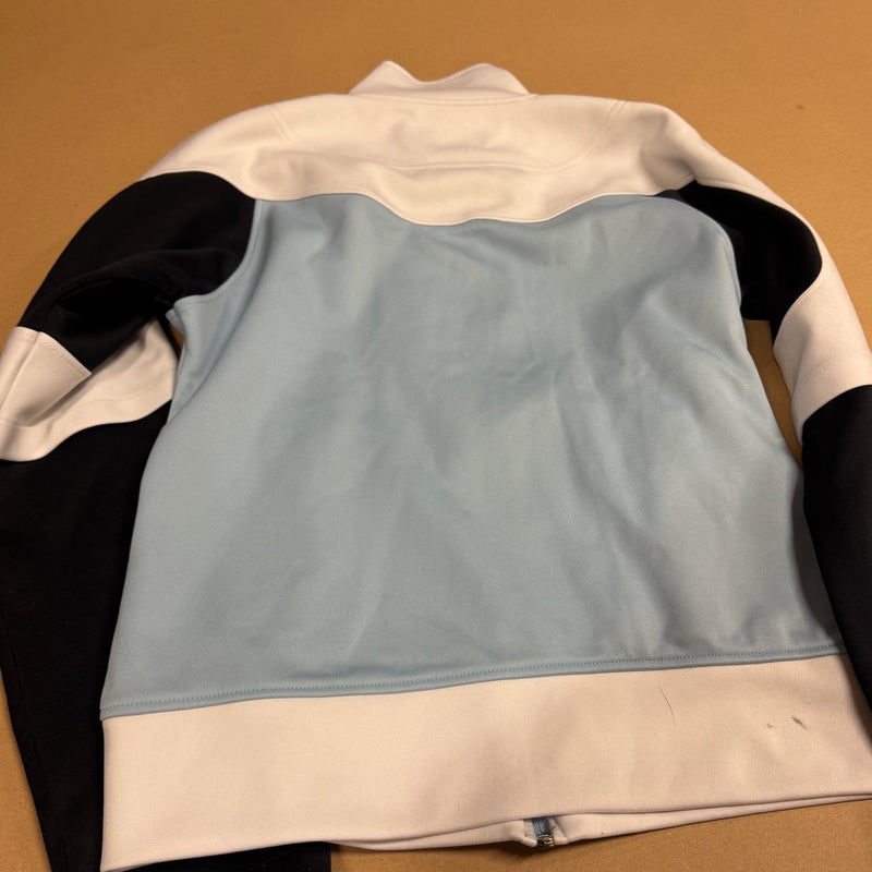 Detailansicht: Sourced limited accessories and clothes Airness streetwear style white track jacket – Logo, Nähte oder Material