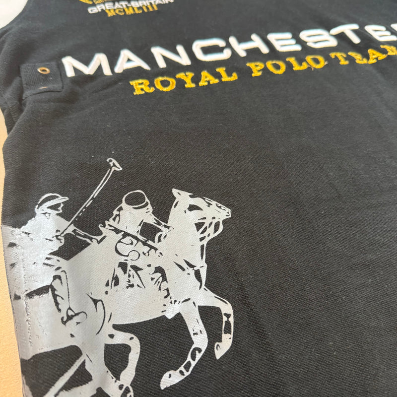 Detailansicht: Sourced limited accessories and clothes Geographical Norway Manchester polo – Logo, Nähte oder Material