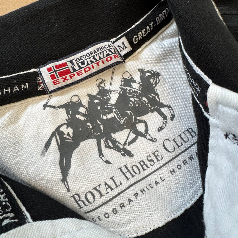 Detailansicht: Sourced limited accessories and clothes Geographical Norway Manchester polo – Logo, Nähte oder Material