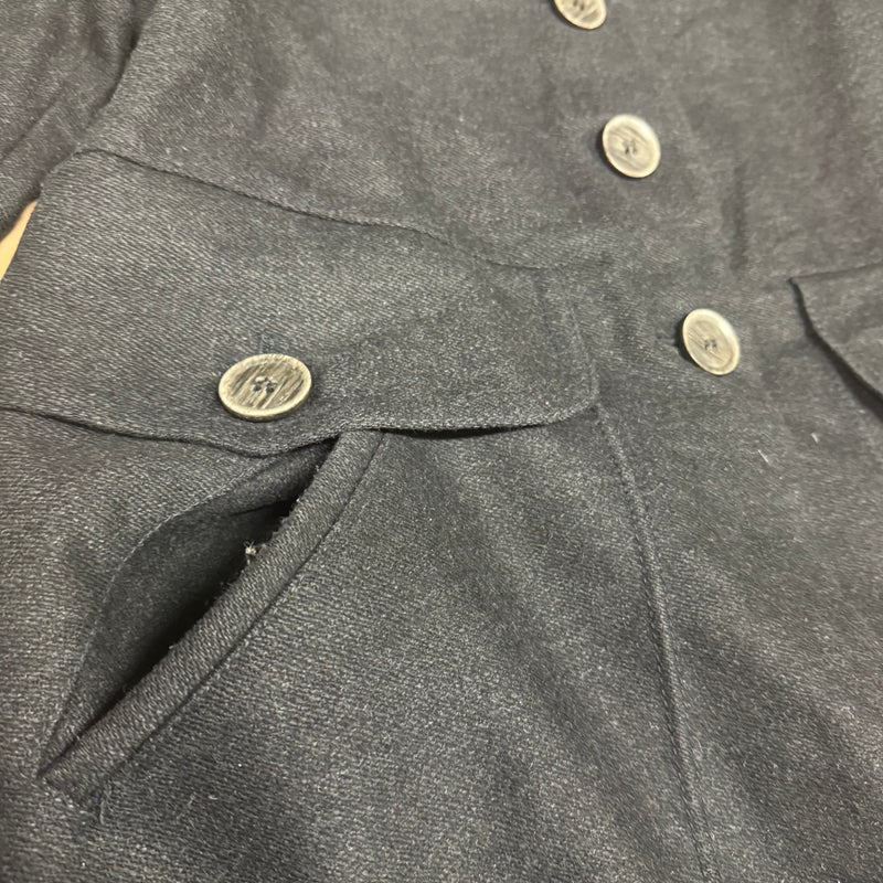 Detailansicht: Sourced limited accessories and clothes Thomas Burberry vintage womens wool coat – Logo, Nähte oder Material