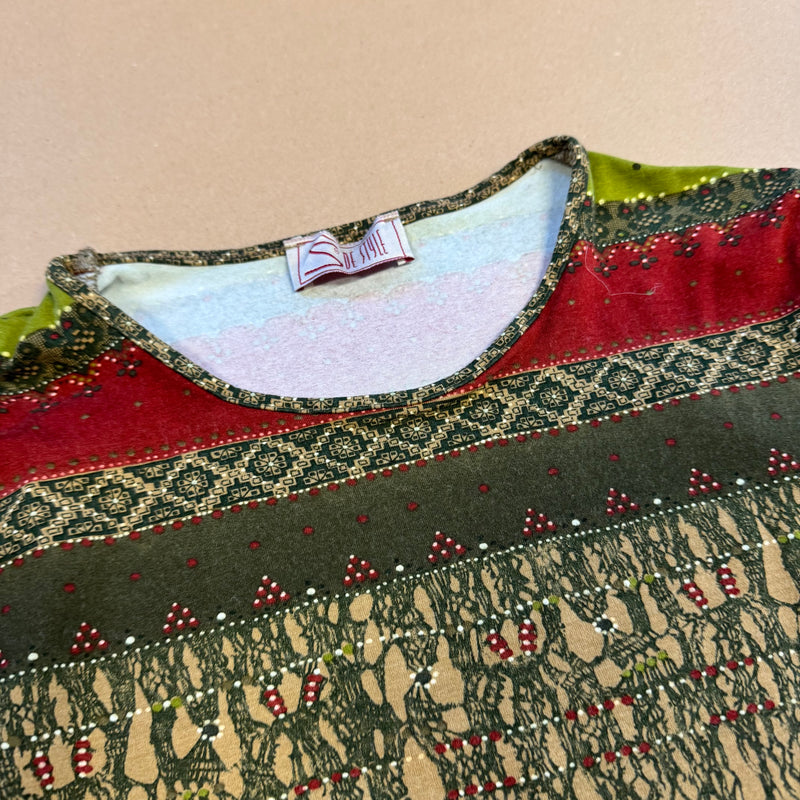 Detailansicht: Sourced limited accessories and clothes Sde Styles vintage Y2K women’s long sleeve tee – Logo, Nähte oder Material