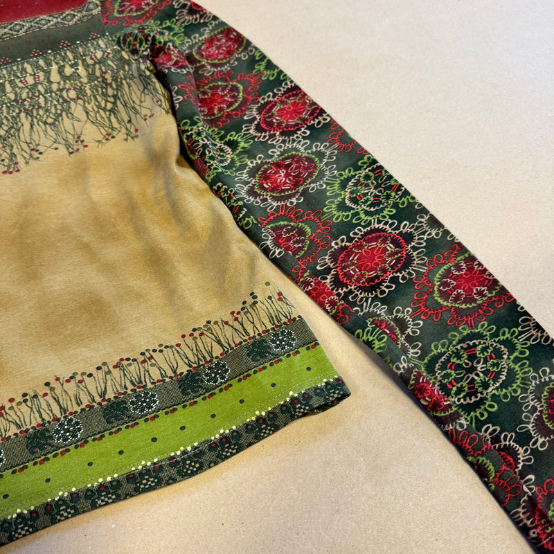 Detailansicht: Sourced limited accessories and clothes Sde Styles vintage Y2K women’s long sleeve tee – Logo, Nähte oder Material