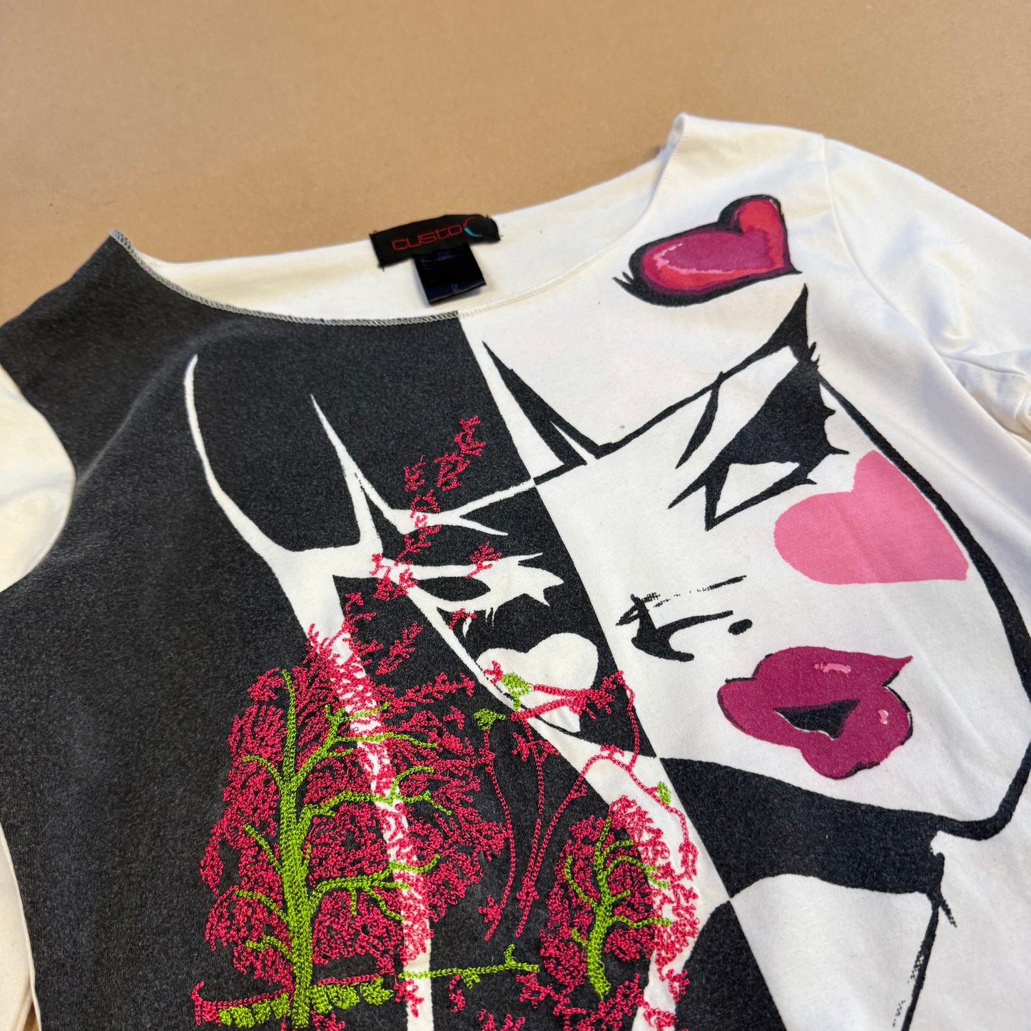 Custo Barcelona white sketch Y2K long sleeve