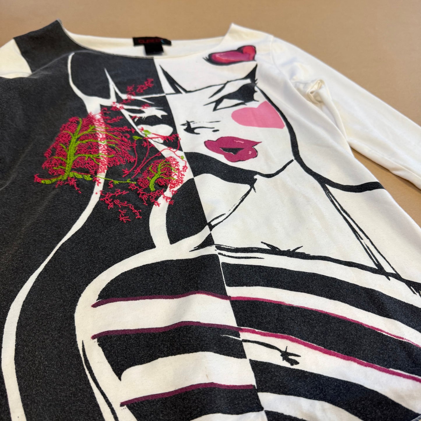 Custo Barcelona white sketch Y2K long sleeve
