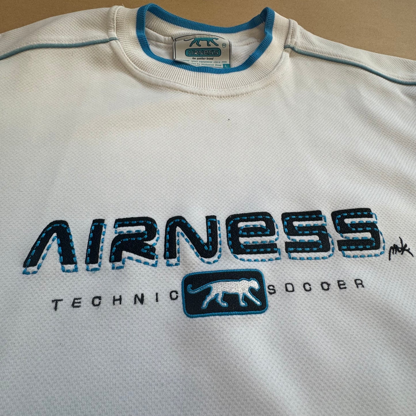 Airness streetwear style white sweatshirt