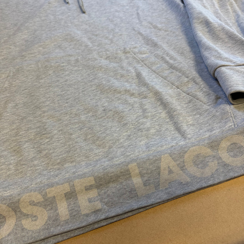 Detailansicht: Sourced limited accessories and clothes Lacoste classic grey hoodie – Logo, Nähte oder Material