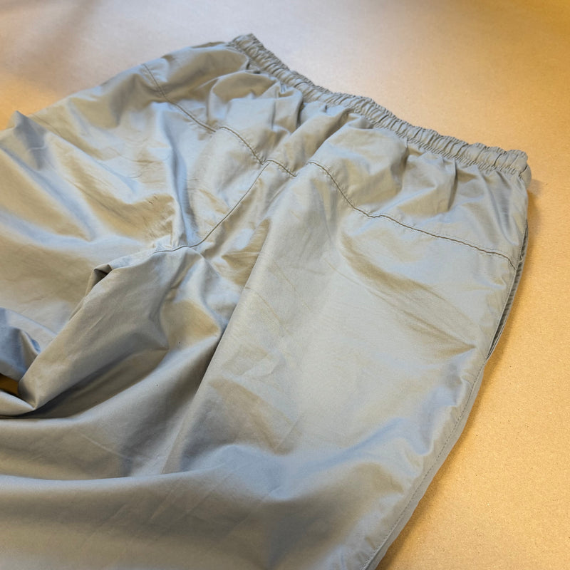 Detailansicht: Sourced limited accessories and clothes Nike Air vintage 90s baggy track pants – Logo, Nähte oder Material