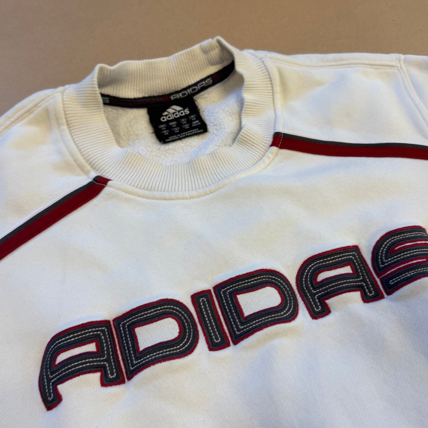 Adidas streetwear 00s white sweatshirt