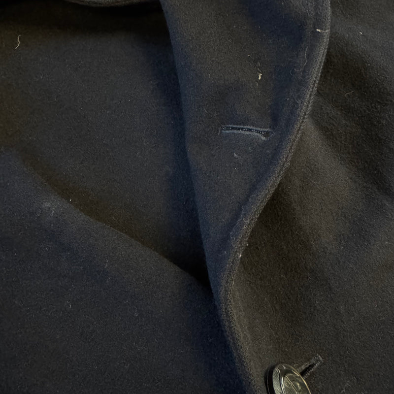 Detailansicht: Sourced limited accessories and clothes Burberry’s vintage wool winter coat used – Logo, Nähte oder Material