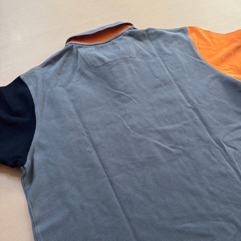 Detailansicht: Sourced limited accessories and clothes Hackett London Aston Martin Racing grey poloshirt – Logo, Nähte oder Material