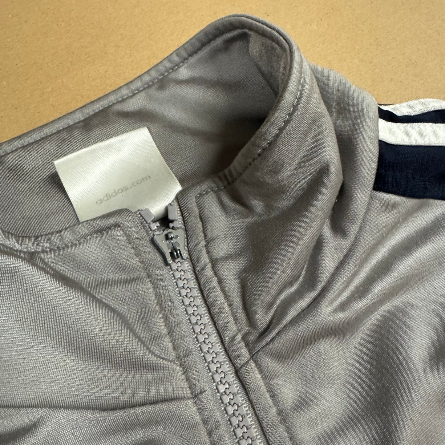 Adidas 90s vintage grey track jacket