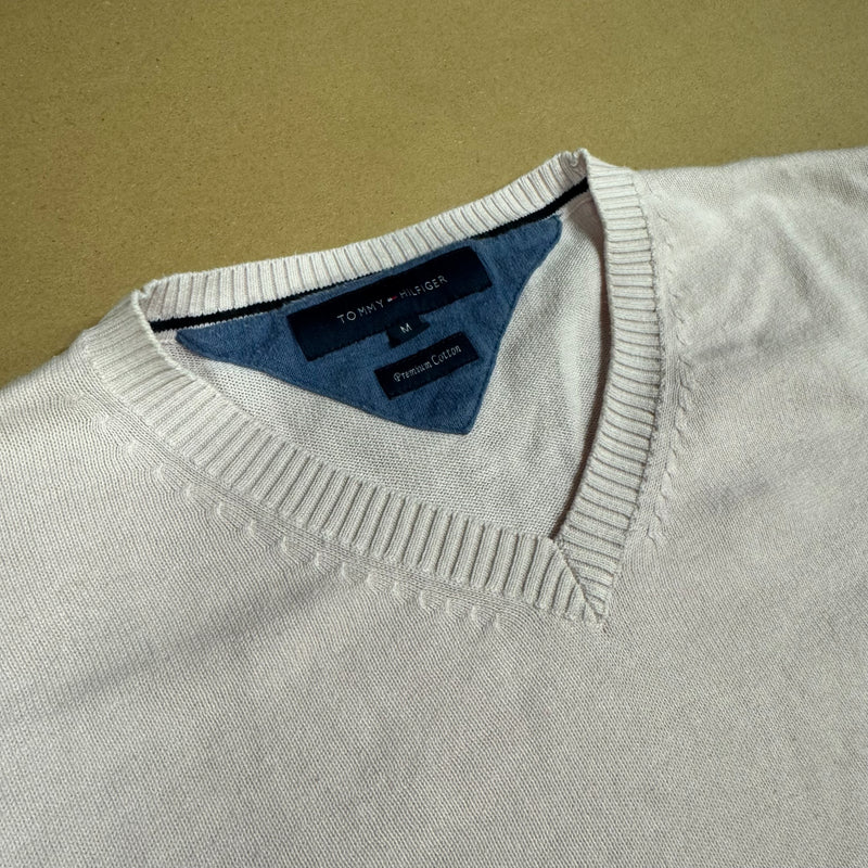 Detailansicht: Sourced limited accessories and clothes Tommy Hilfiger light pink sweatshirt – Logo, Nähte oder Material
