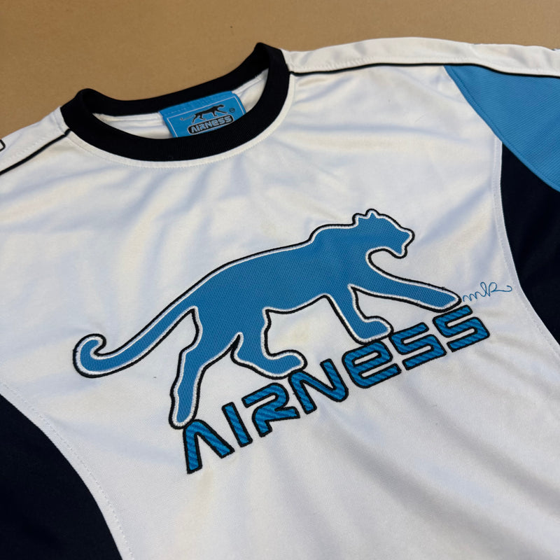 Detailansicht: Sourced limited accessories and clothes Airness white vintage t-shirt – Logo, Nähte oder Material