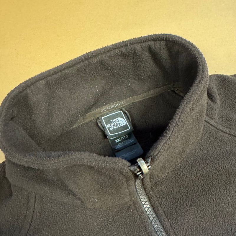 Detailansicht: Sourced limited accessories and clothes The North Face brown fleece jacket – Logo, Nähte oder Material