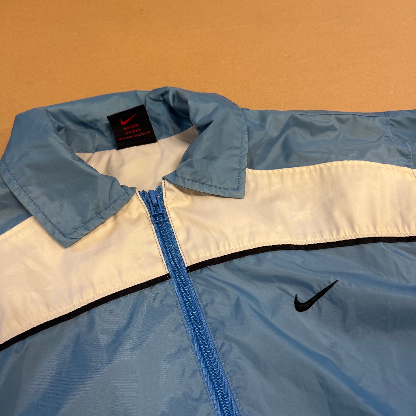 Nike vintage 90s blue light rain jacket