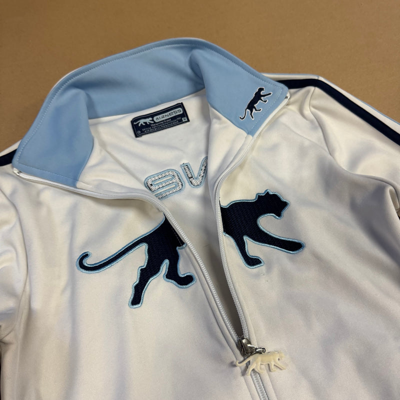 Detailansicht: Sourced limited accessories and clothes Airness vintage white 00s track jacket – Logo, Nähte oder Material