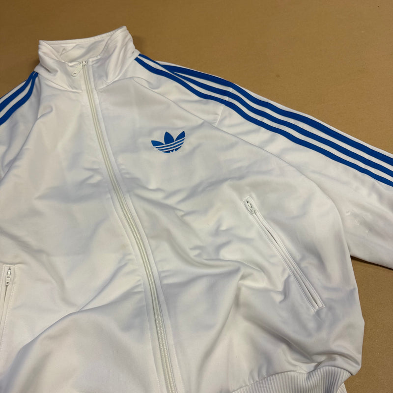 Detailansicht: Sourced limited accessories and clothes Adidas retro 00s vintage white track jacket – Logo, Nähte oder Material