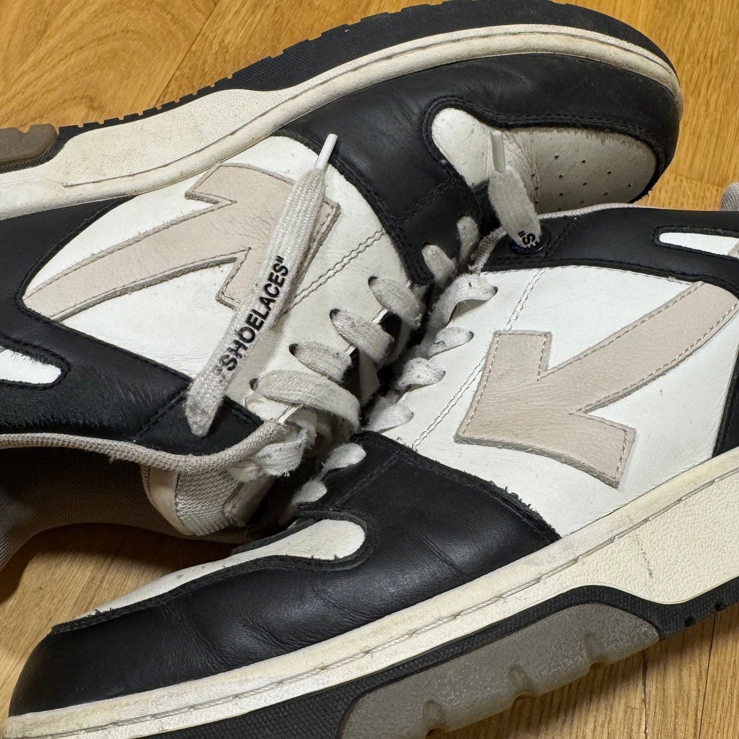 Off-White Out of Office sneakers black and whit