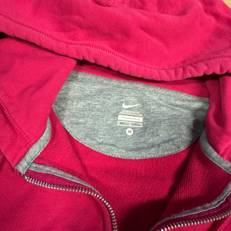 Detailansicht: Sourced limited accessories and clothes Nike vintage sportswear pink zip-up hoodie – Logo, Nähte oder Material