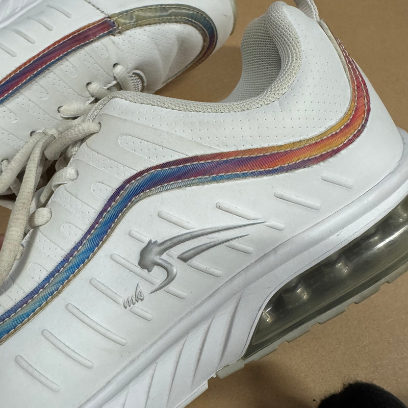 Detailansicht: Sourced limited accessories and clothes Airness vintage white women’s sneakers – Logo, Nähte oder Material