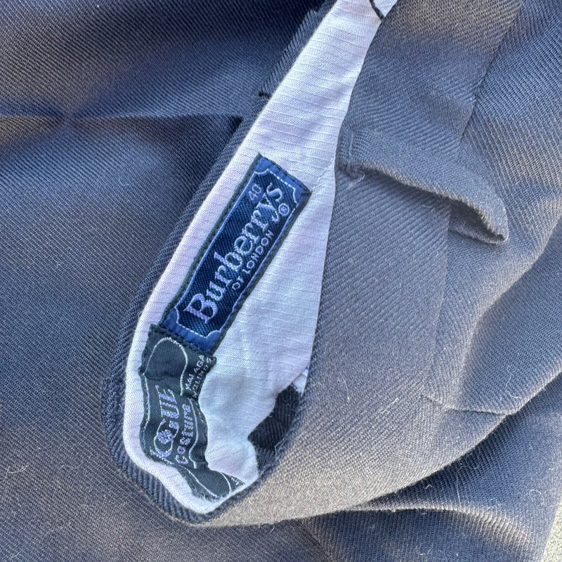 Detailansicht: Sourced limited accessories and clothes Burberry’s vintage wool dress pants – Logo, Nähte oder Material