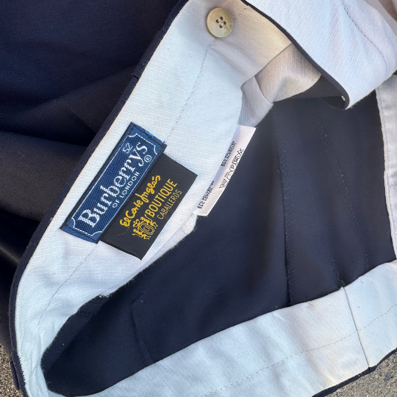 Detailansicht: Sourced limited accessories and clothes Burberry’s vintage wool dress pants – Logo, Nähte oder Material