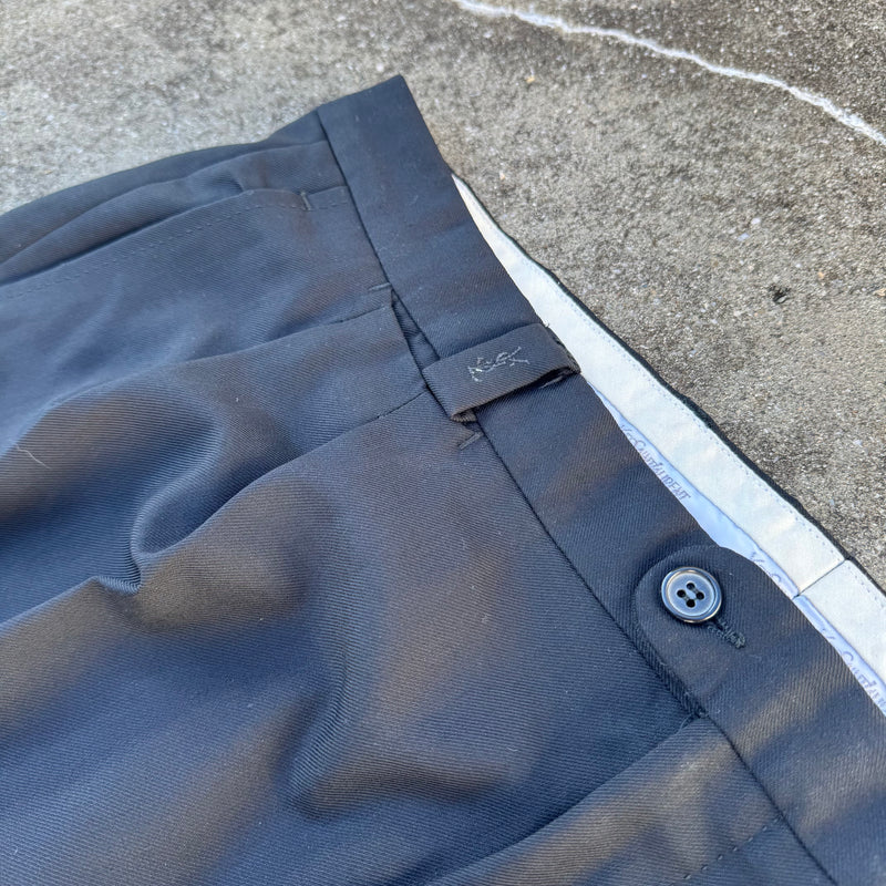 Detailansicht: Sourced limited accessories and clothes Yves Saint Laurent vintage wool dress pants – Logo, Nähte oder Material