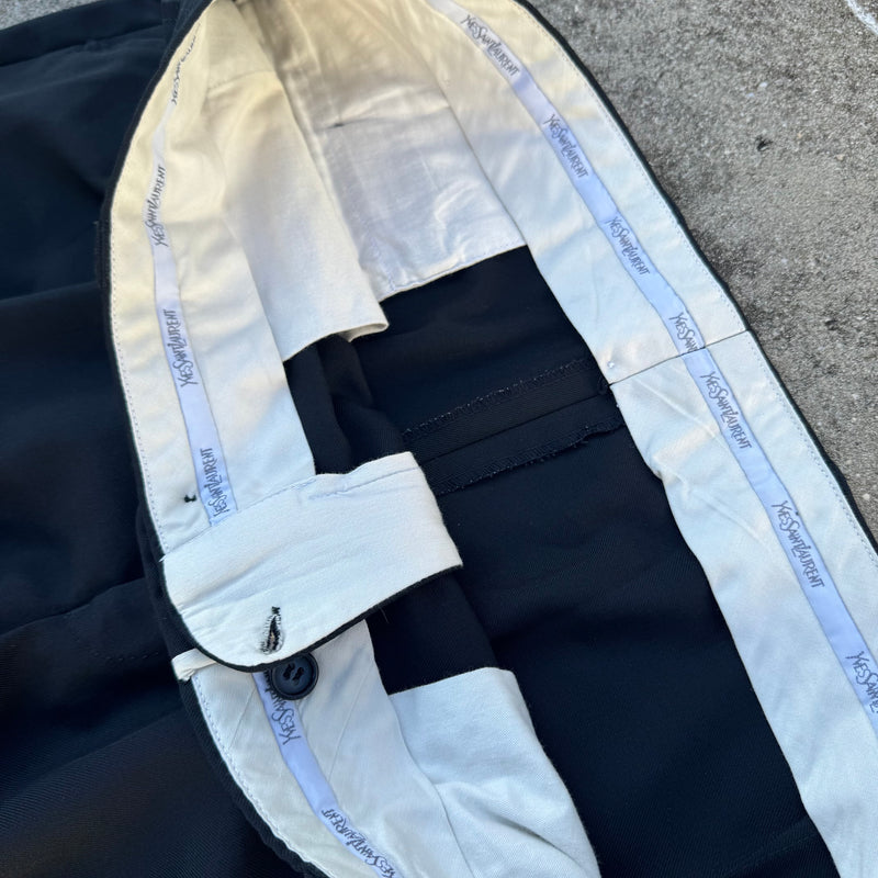 Detailansicht: Sourced limited accessories and clothes Yves Saint Laurent vintage wool dress pants – Logo, Nähte oder Material