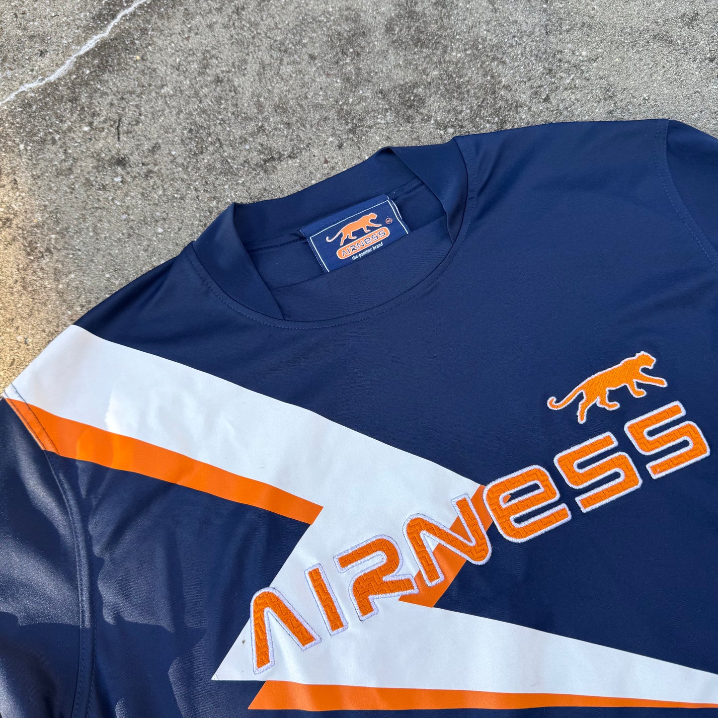 Airness streetwear style 00s t-shirt
