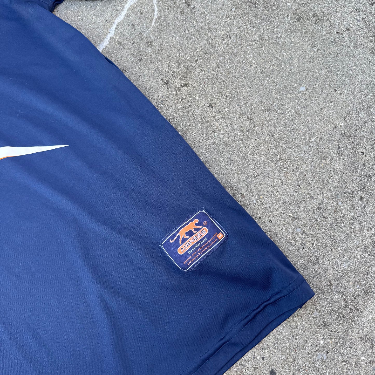 Airness streetwear style 00s t-shirt