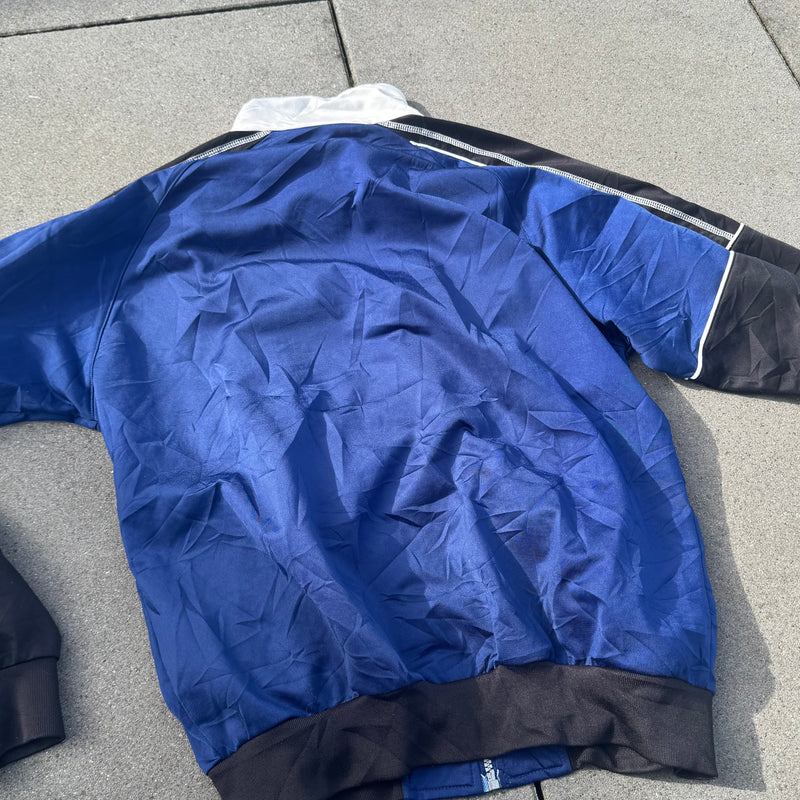 Detailansicht: Sourced limited accessories and clothes Kappa vintage blue 00s track jacke – Logo, Nähte oder Material
