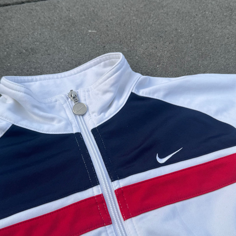 Detailansicht: Sourced limited accessories and clothes Nike Tennis white vintage track jacket – Logo, Nähte oder Material