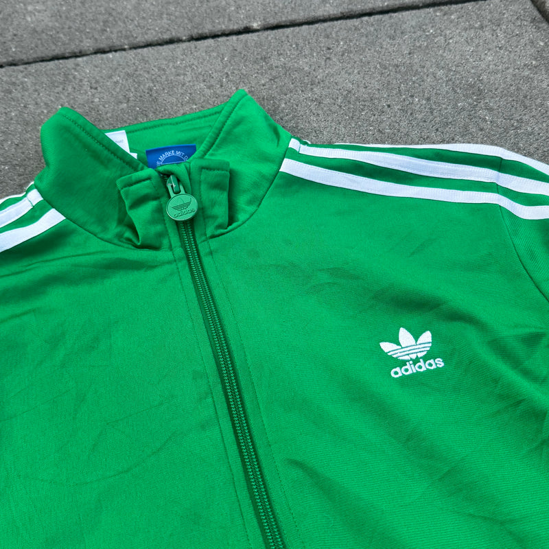 Detailansicht: Sourced limited accessories and clothes Adidas Firebird streetwear Y2K green track jacket – Logo, Nähte oder Material