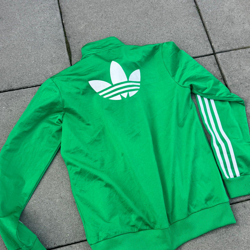 Detailansicht: Sourced limited accessories and clothes Adidas Firebird streetwear Y2K green track jacket – Logo, Nähte oder Material
