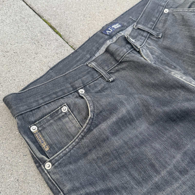 Detailansicht: Sourced limited accessories and clothes Armani vintage stone washed baggy jeans – Logo, Nähte oder Material