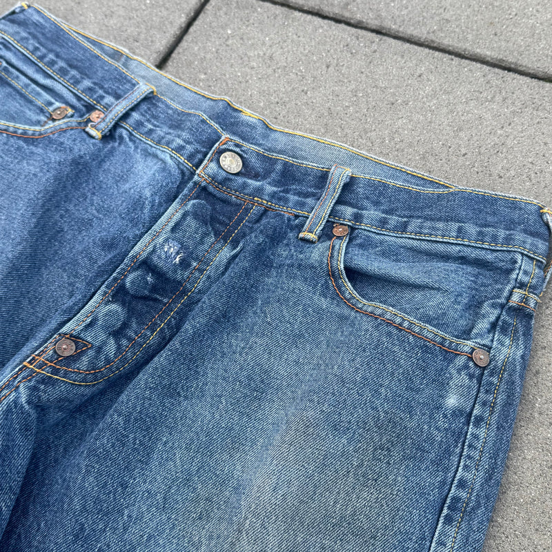 Detailansicht: Sourced limited accessories and clothes Evisu vintage Japanese denim jeans – Logo, Nähte oder Material