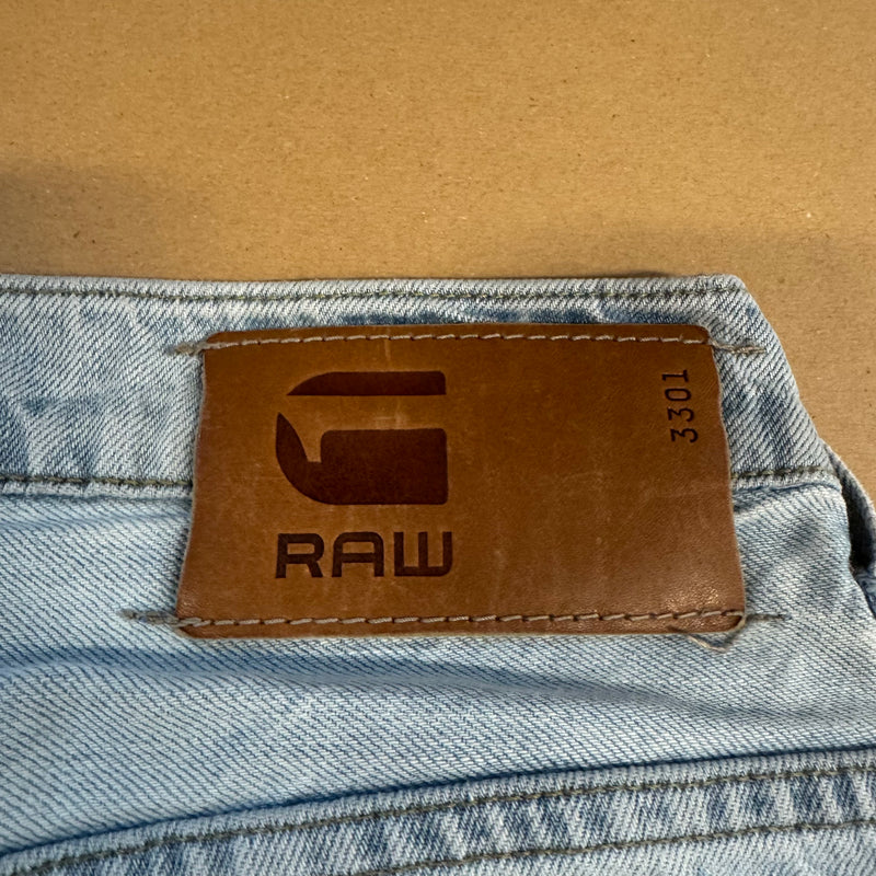 Detailansicht: Sourced limited accessories and clothes G-Star Raw light blue denim jeans – Logo, Nähte oder Material