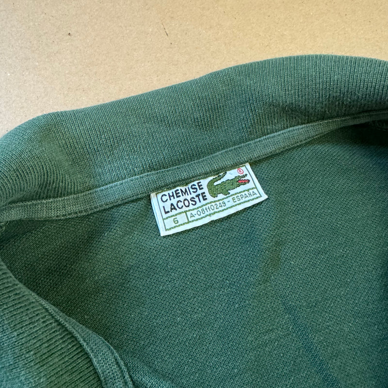 Detailansicht: Sourced limited accessories and clothes Lacoste green vintage long-sleeve poloshirt – Logo, Nähte oder Material