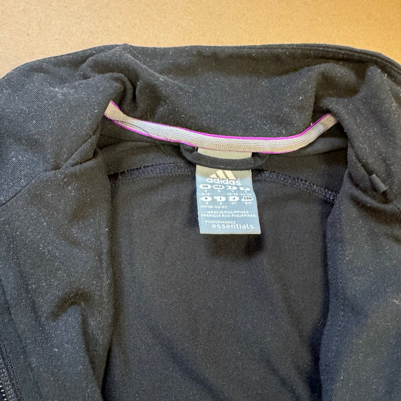 Detailansicht: Sourced limited accessories and clothes Adidas Climalite Y2K style track set – Logo, Nähte oder Material